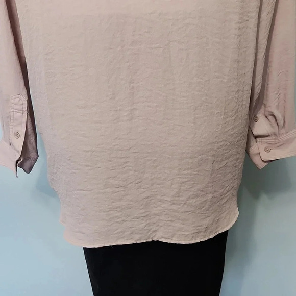 Uniqlo taupe button down top - Picture 12 of 14